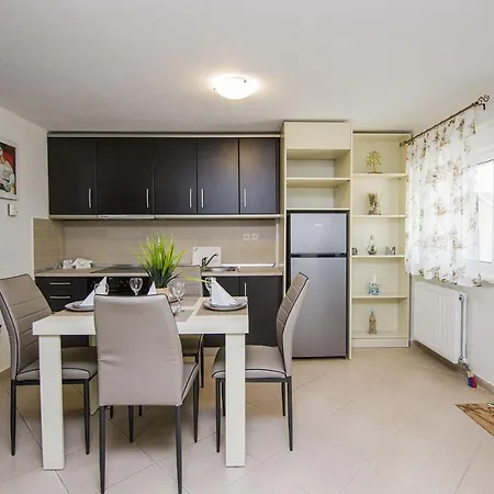 Kasta Apartmán Ofrínion